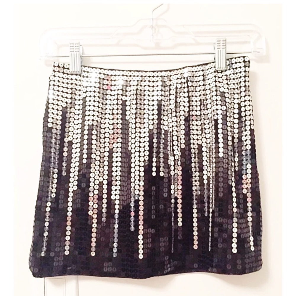 Bebe Sz 00 Icicle Cascade Ombré Sequin Skirt — Spotlight Silver/Black